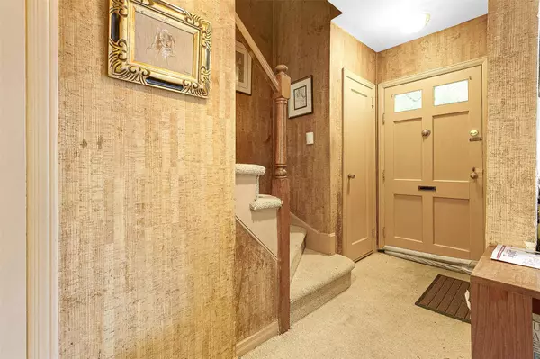 Rego Park, NY 11374,85-82 66th RD