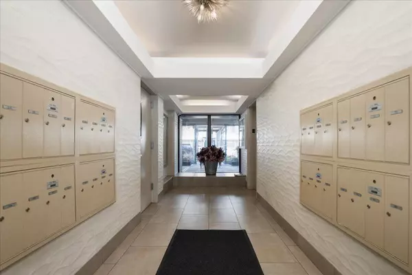 Whitestone, NY 11357,166-26 Powells Cove BLVD #5D
