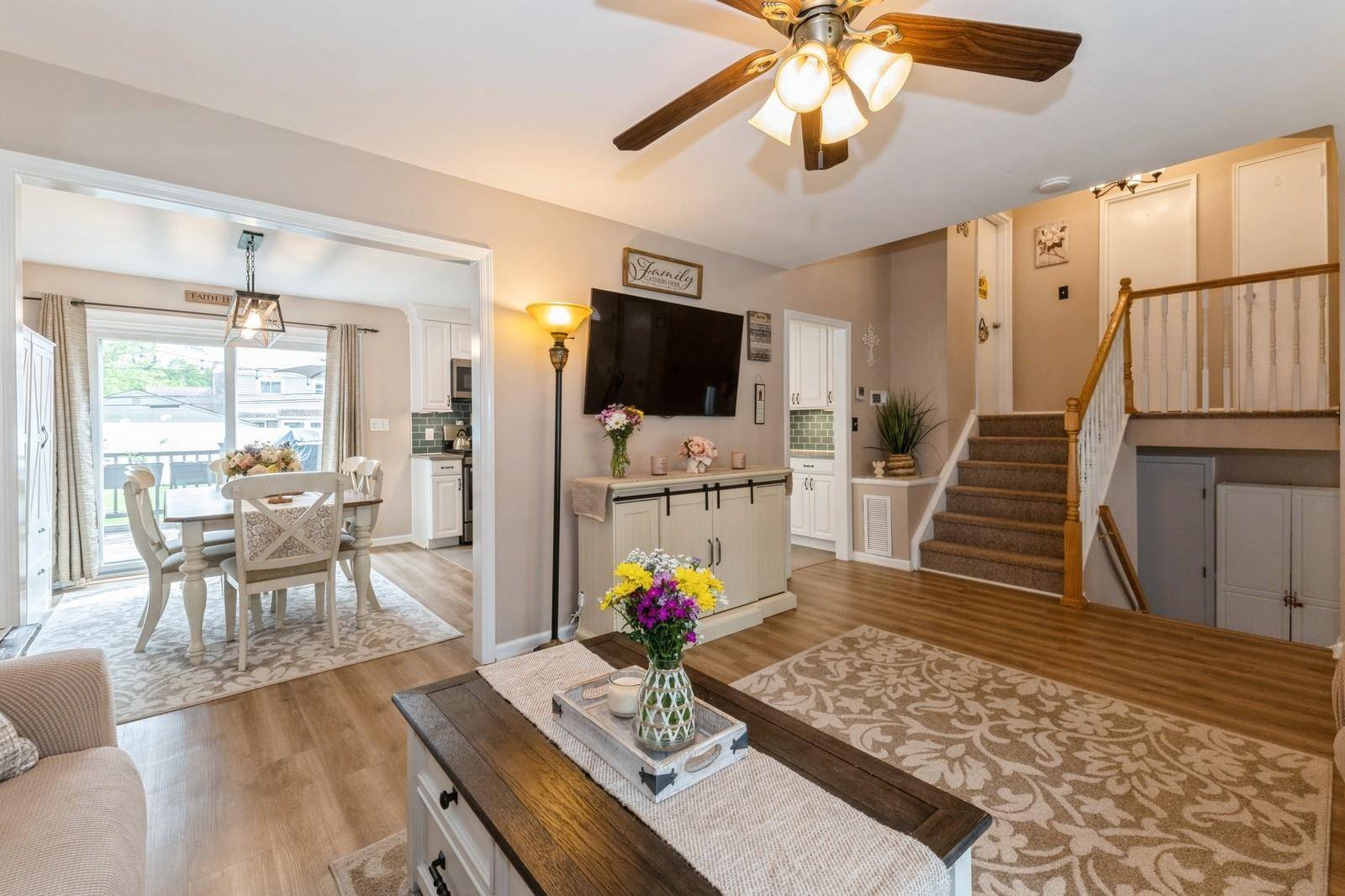 Commack, NY 11725,27 Schuyler DR