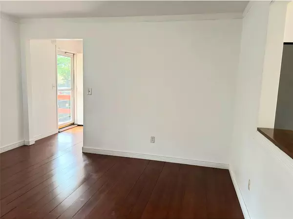 Coram, NY 11727,17 Erna DR