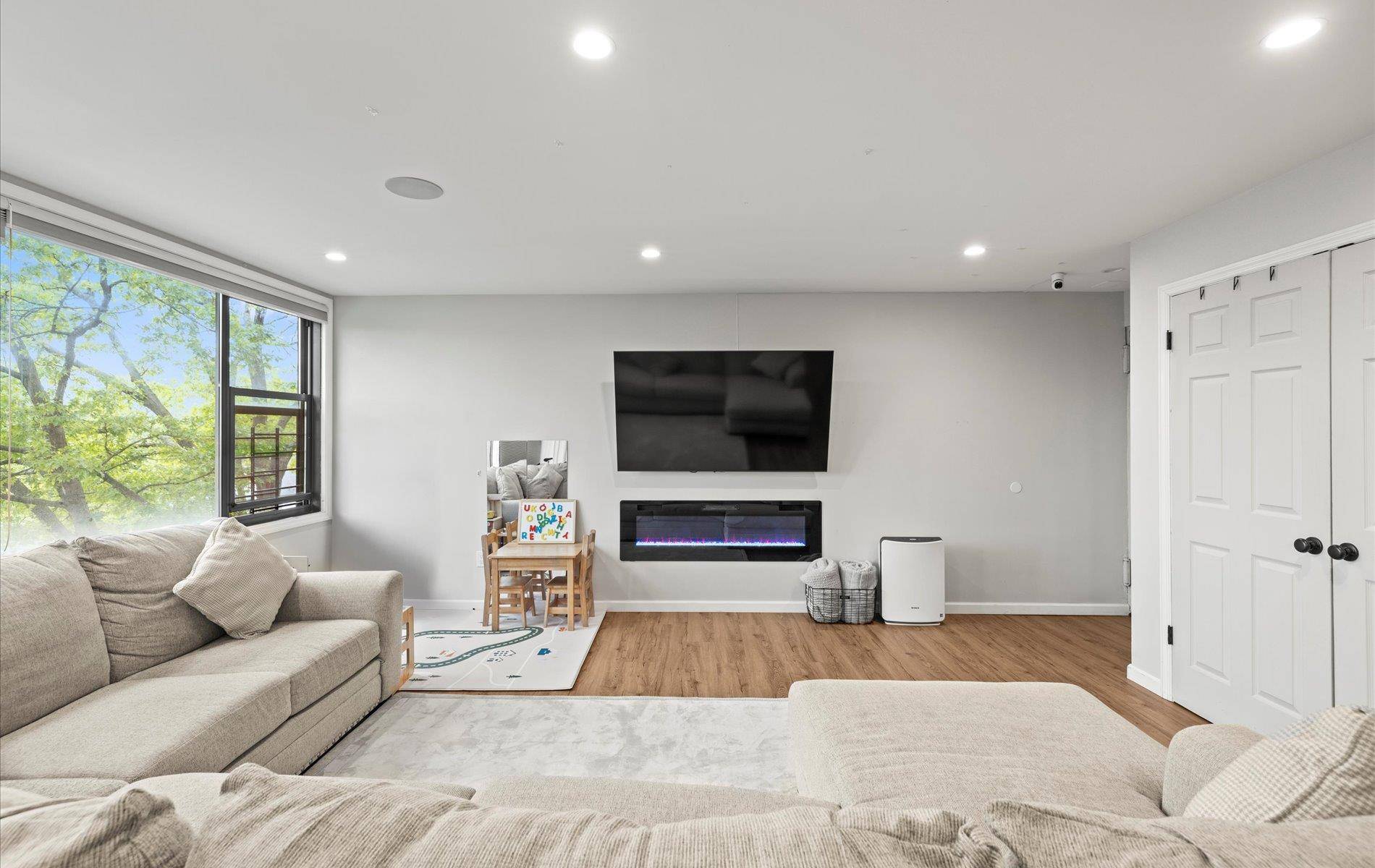 Beechhurst, NY 11357,1101 162nd ST #6C