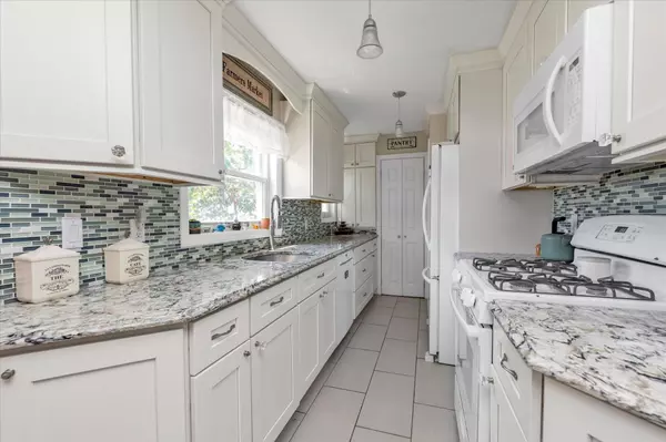 487 Sunnybrook DR,  Oceanside,  NY 11572