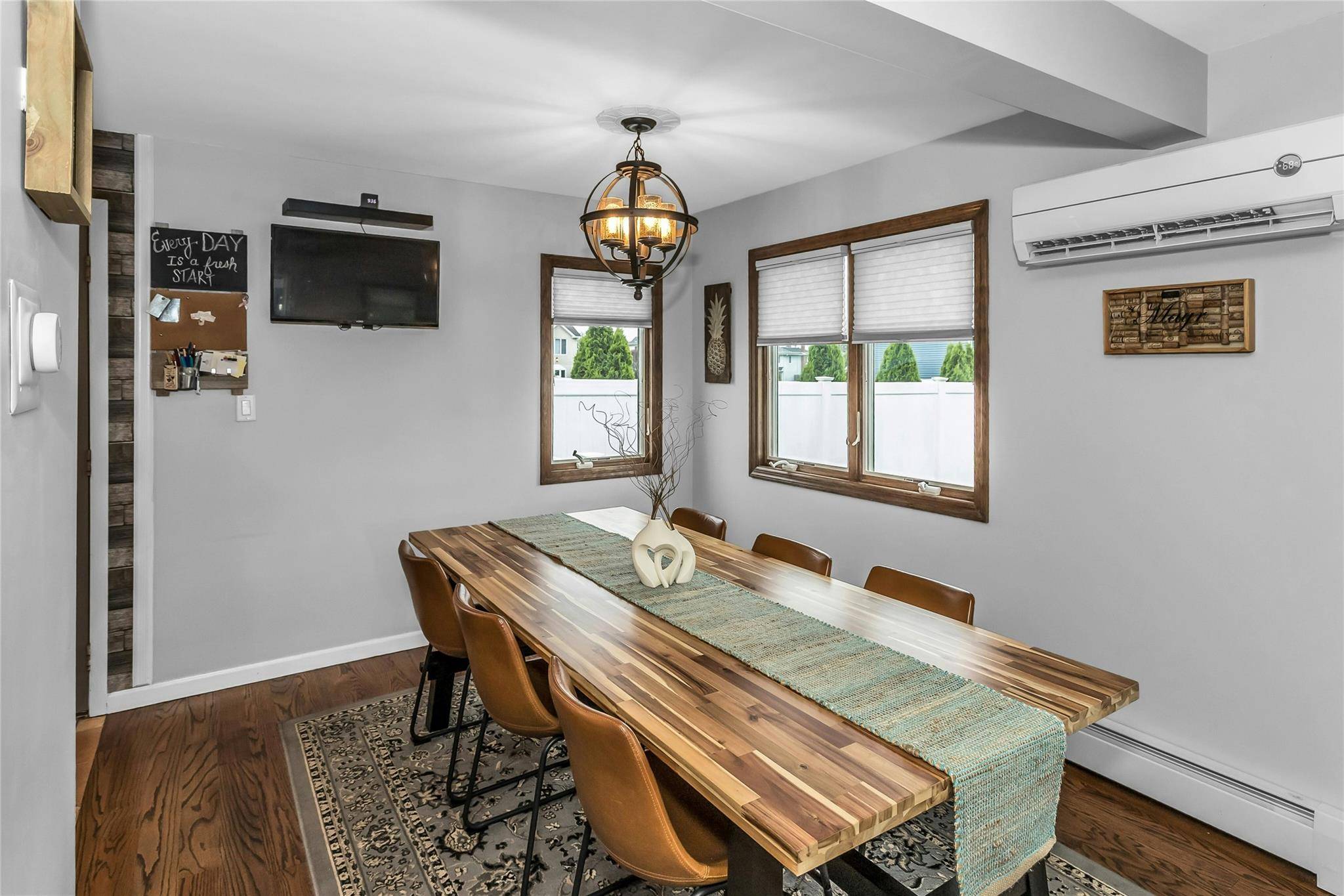 Bethpage, NY 11714,6 Ceil PL