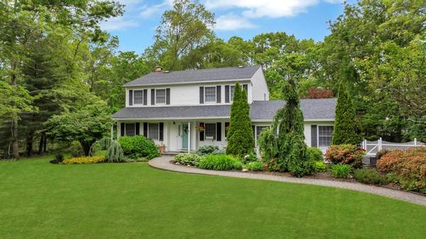 Medford, NY 11763,5 Angela CT