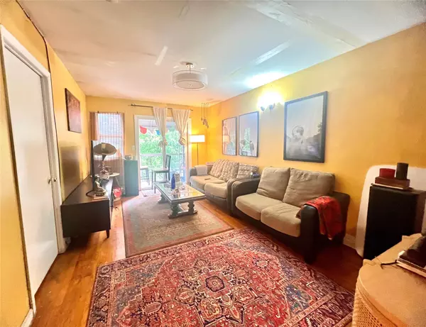 Elmhurst, NY 11373,40-70 Case ST