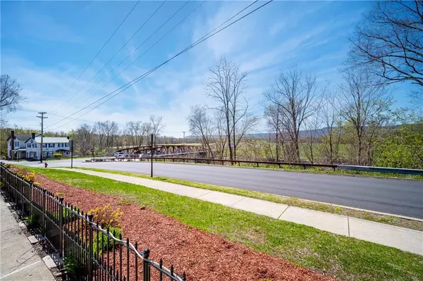 New Paltz, NY 12561,3 Main ST