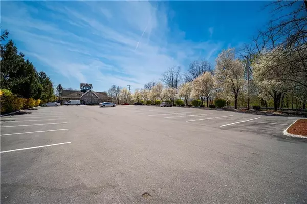New Paltz, NY 12561,3 Main ST