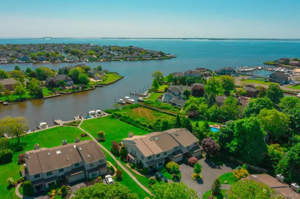 10 Hidden Harbor DR, Babylon, NY 11702