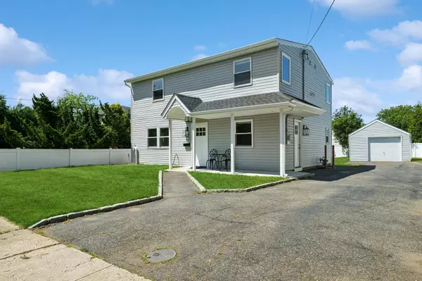 Merrick, NY 11566,42 Chernucha AVE