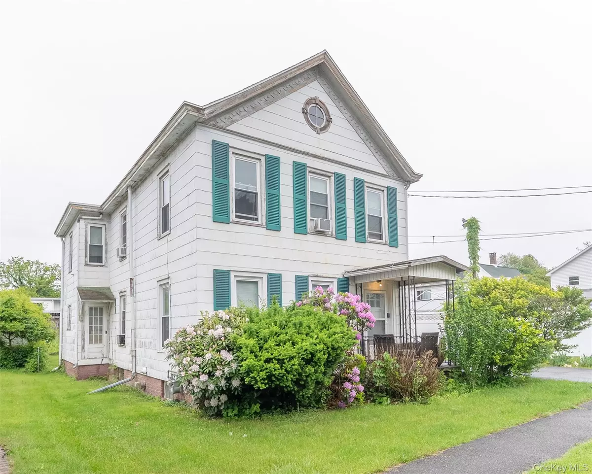 Port Ewen, NY 12401,185 Green ST