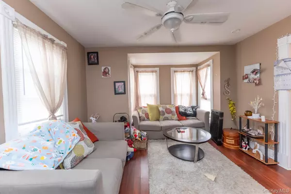 Port Ewen, NY 12401,185 Green ST