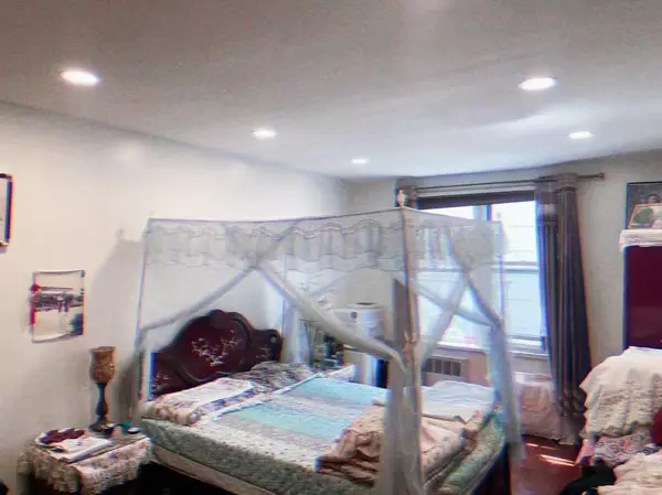 Flushing, NY 11355,14430 Sanford ave #4T