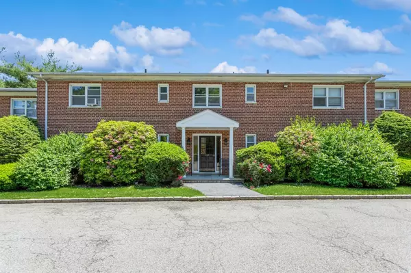 352 N State RD #2H, Briarcliff Manor, NY 10510