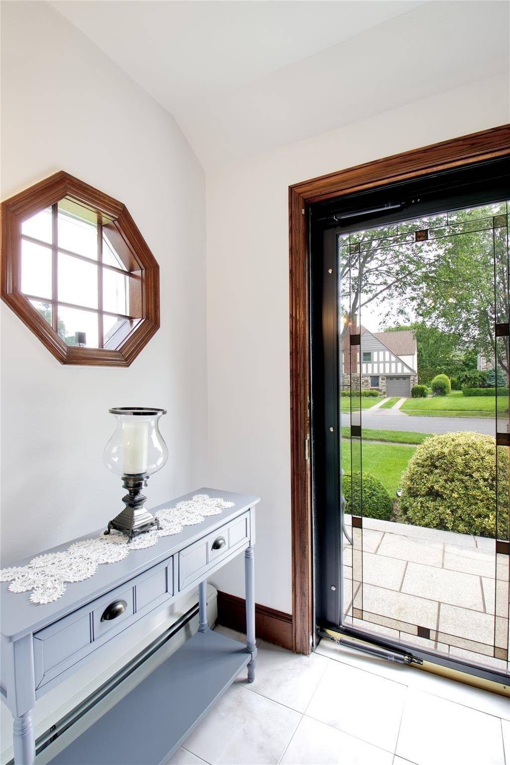 Garden City, NY 11530,66 Huntington RD