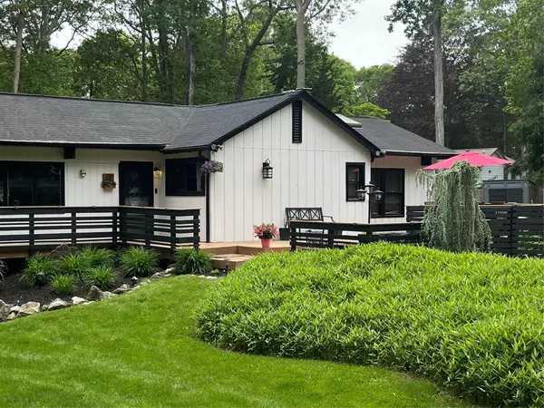 28 Old Cow PATH, Miller Place, NY 11764