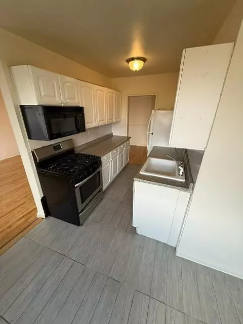 East Rockaway, NY 11518,320 Atlantic AVE #D11