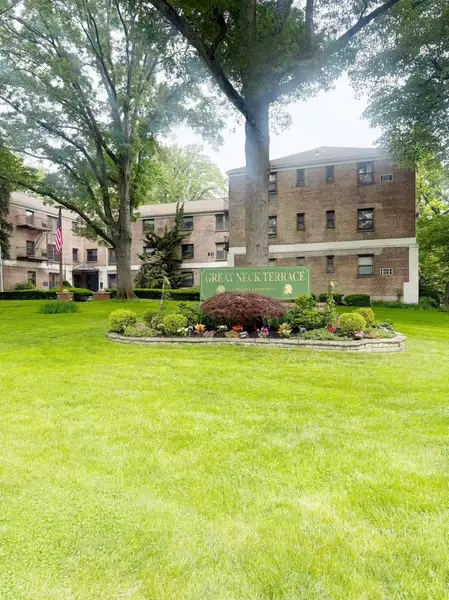 46 Terrace Circle #2C, Great Neck, NY 11021