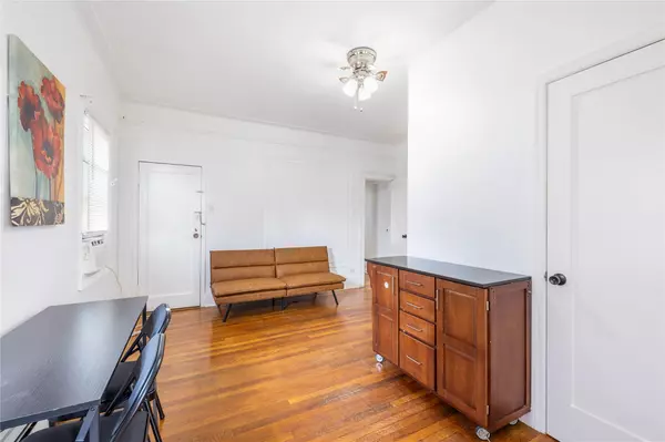 Jackson Heights, NY 11372,3317 87th ST