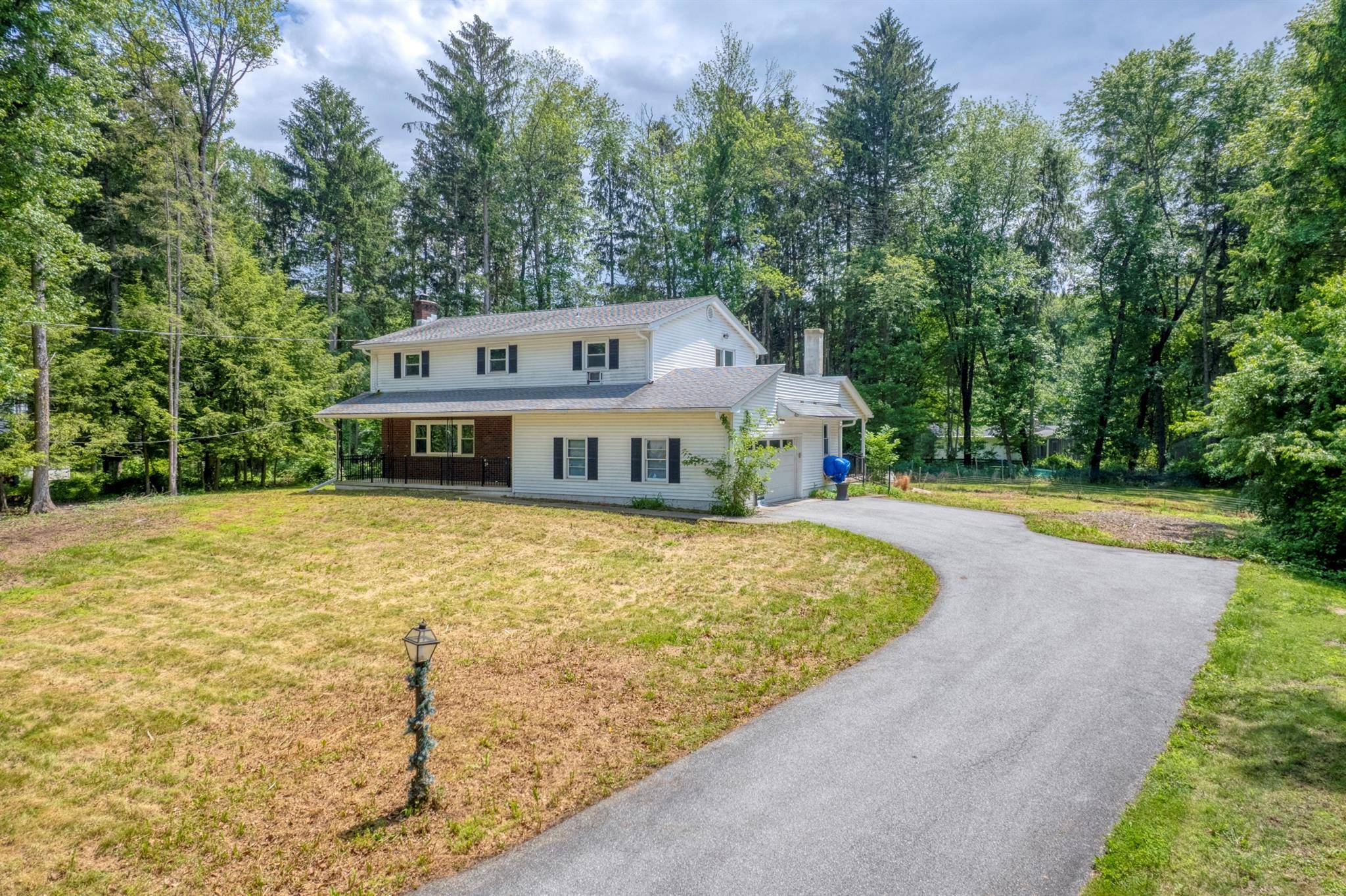 22 Robert DR, Hyde Park, NY 12538