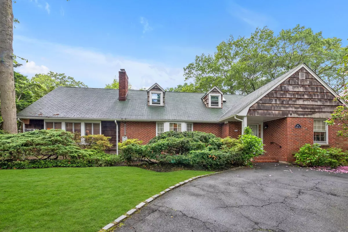 Merrick, NY 11566,301 Margaret BLVD