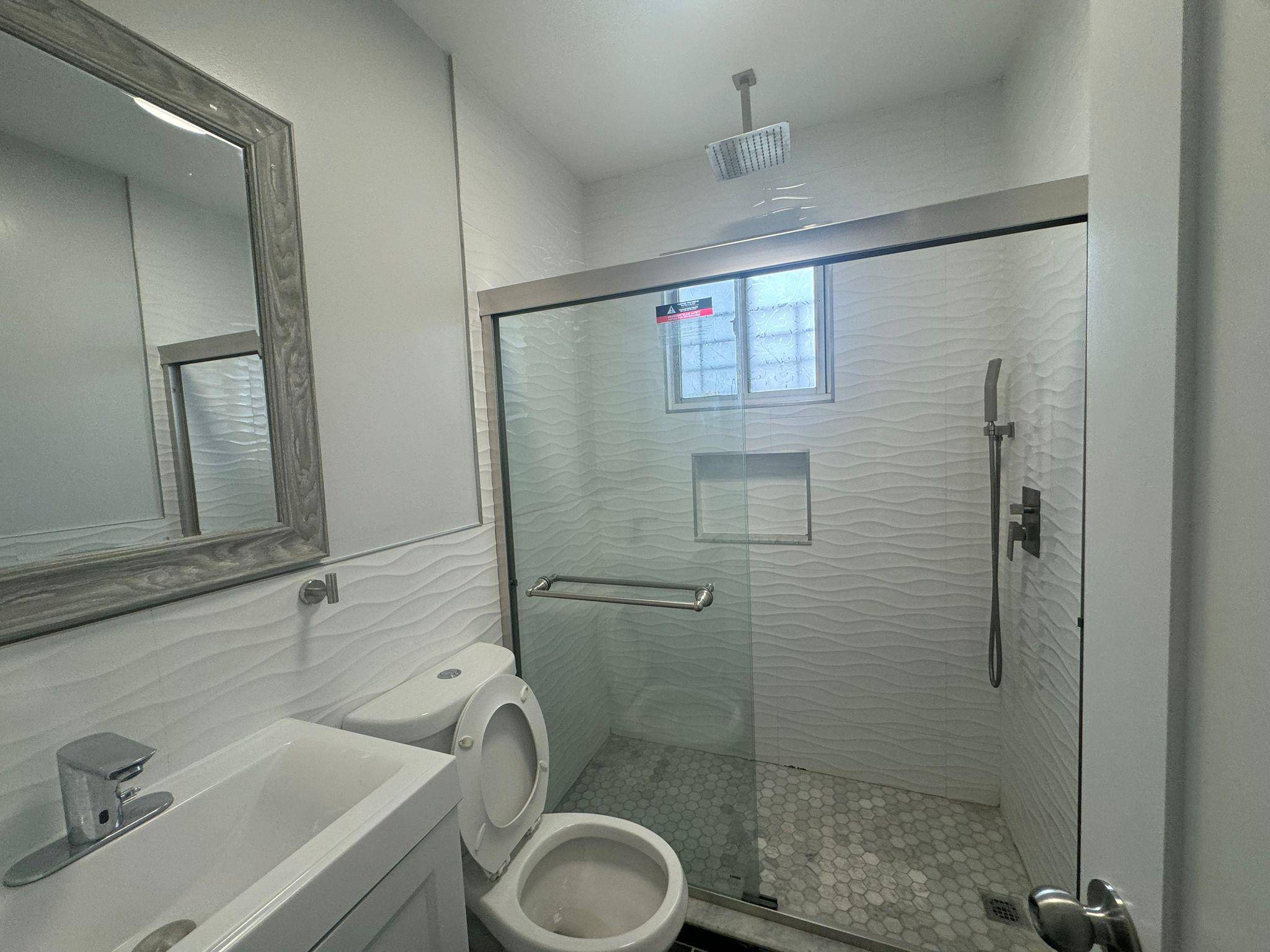 East Elmhurst, NY 11369,27-20 Humphreys