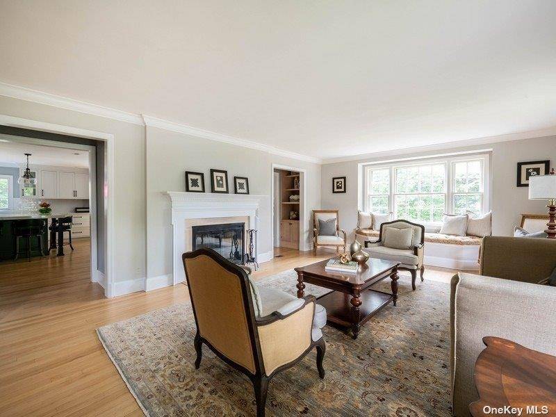 Manhasset, NY 11030,22 Homer PL