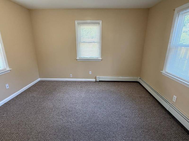 Brookhaven, NY 11784,27 Adirondack DR