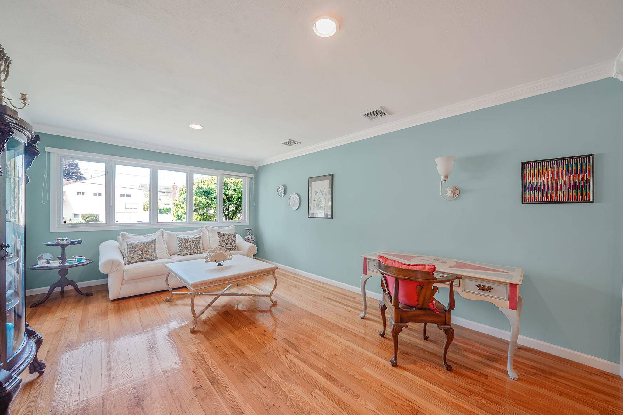 East Meadow, NY 11554,931 Shari LN