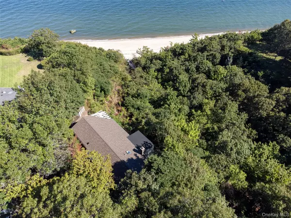 5 Colgate CT,  Shoreham,  NY 11786