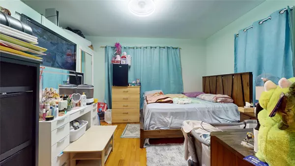 South Ozone Park, NY 11420,10920 116th ST