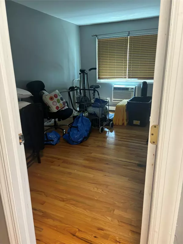 Islip, NY 11751,2439 Union BLVD #1A