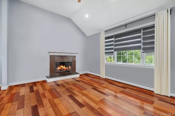 Monroe, NY 10950,19 Hilltop PL
