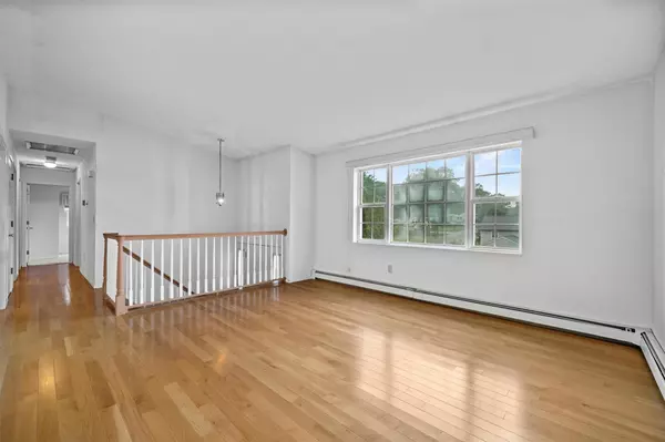 Newburgh, NY 12550,69 Saratoga RD