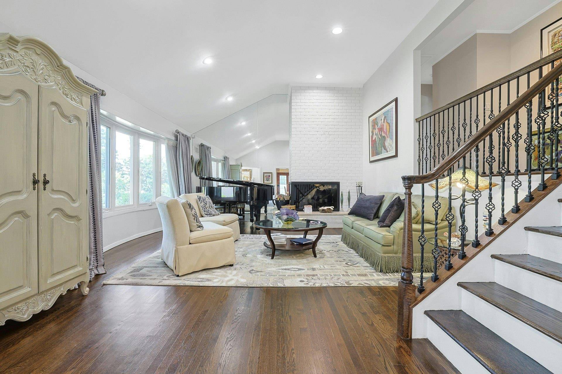 New Rochelle, NY 10804,93 Hillandale DR