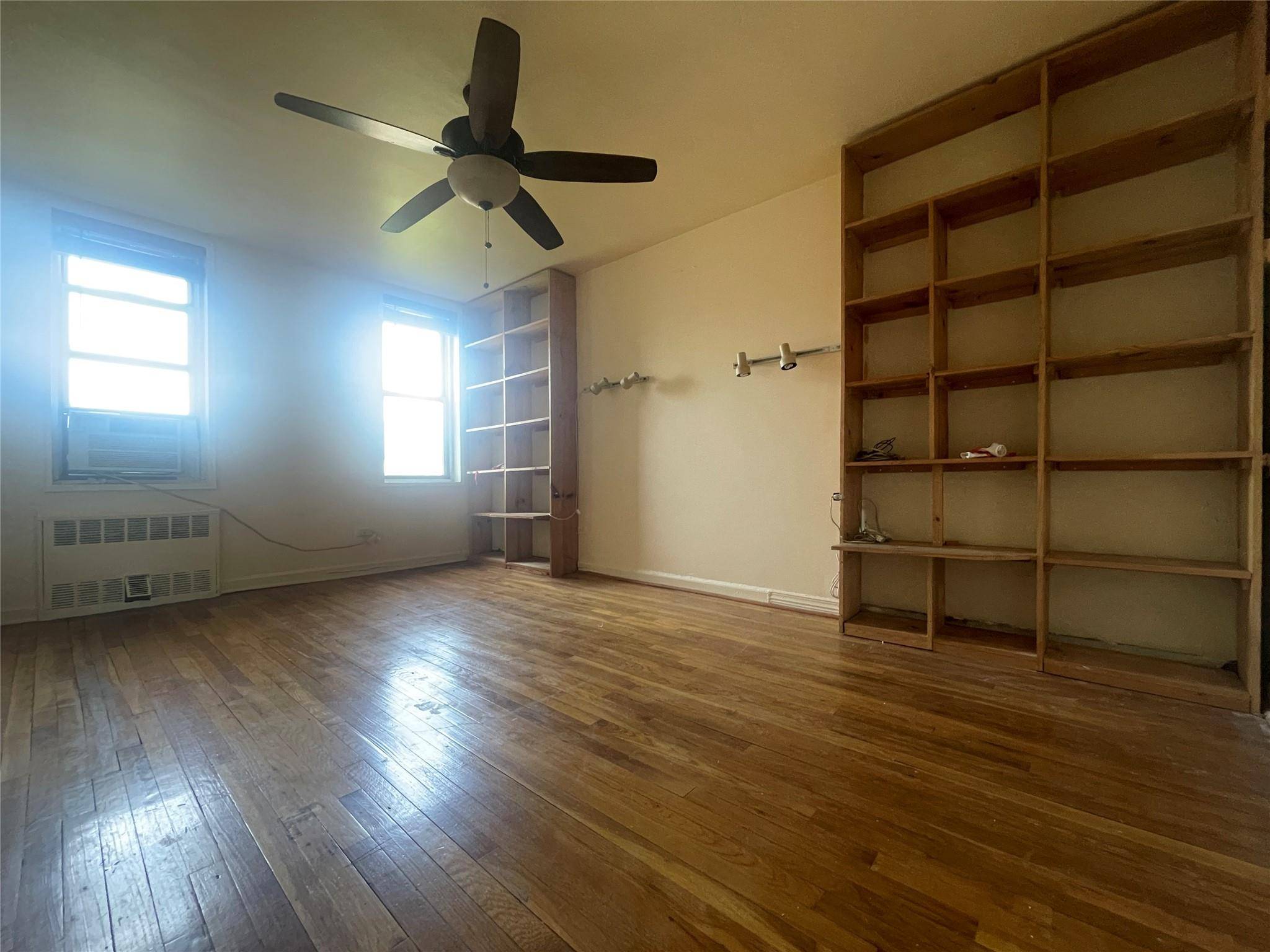 Bronx, NY 10460,1480 Thieriot Ave #6O