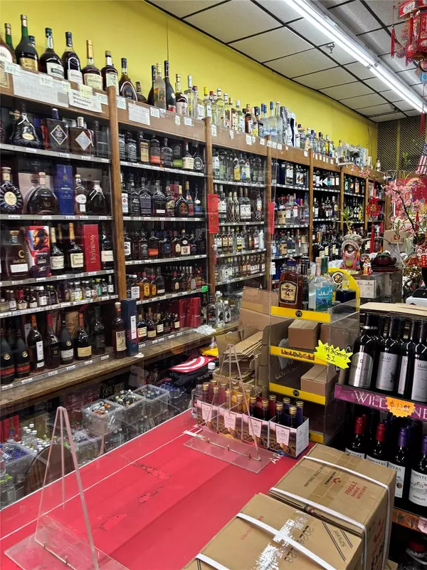 New York (manhattan), NY 10002,17-23 E EAST BROADWAY