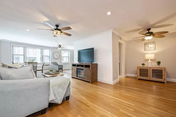Mineola, NY 11501,3 Birchwood CT #4F