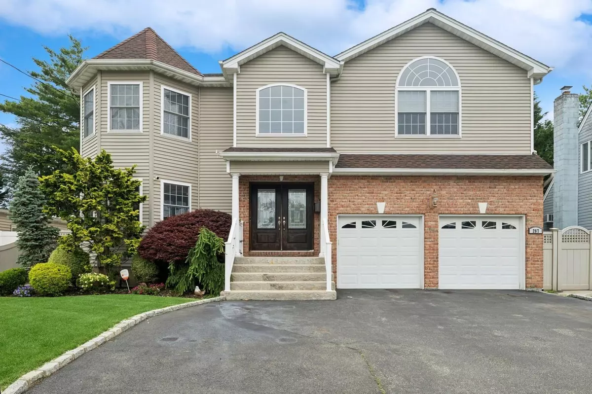 Massapequa Park, NY 11762,287 Atlantic AVE