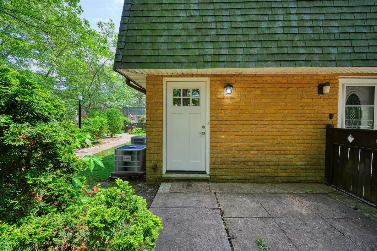 Medford, NY 11763,476 Daryl DR