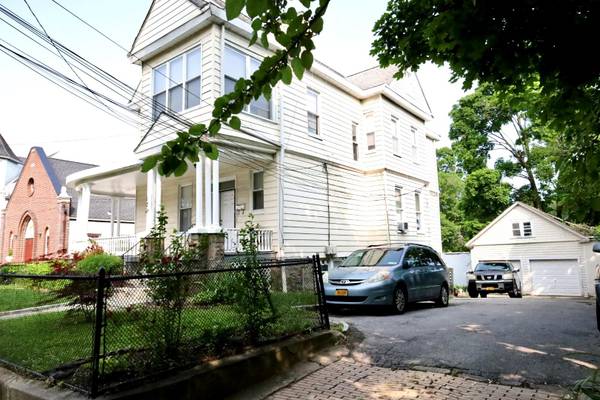 White Plains, NY 10606,172 Fisher AVE
