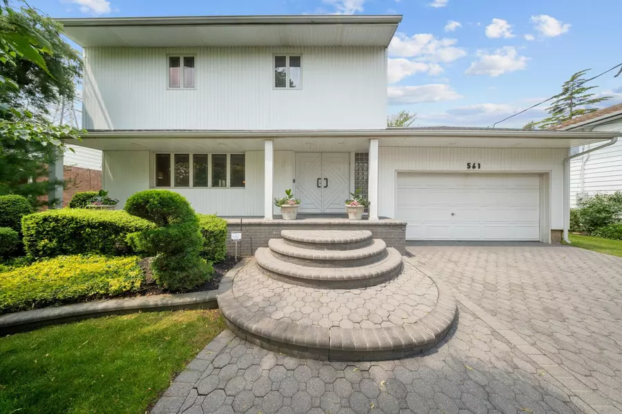 561 Amherst DR, Woodmere, NY 11598