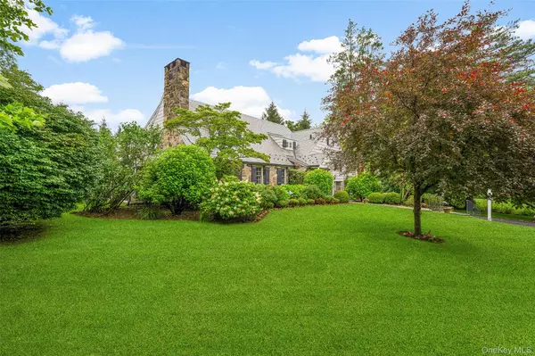 Scarsdale, NY 10583,26 Bradford RD