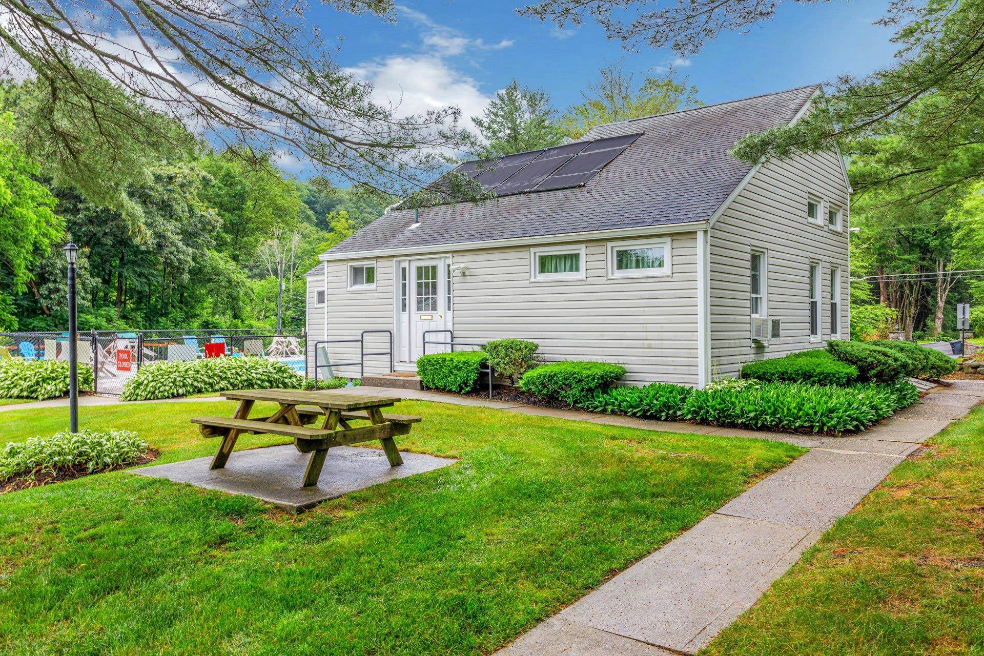 Brewster, NY 10509,804 Holly Stream CT