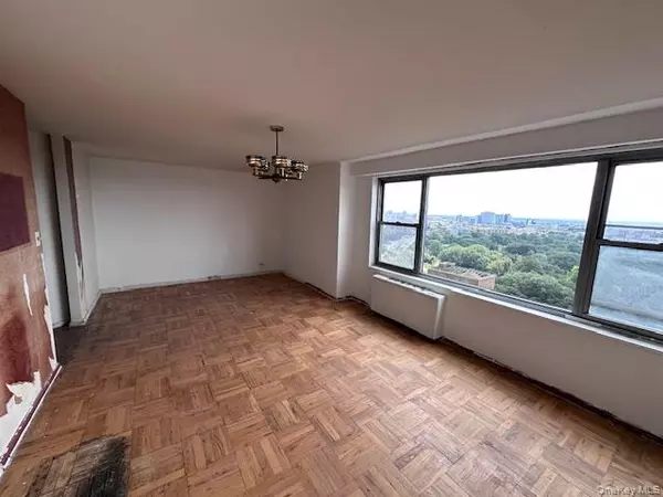 Kew Gardens, NY 11415,125-10 Queens BLVD #2307