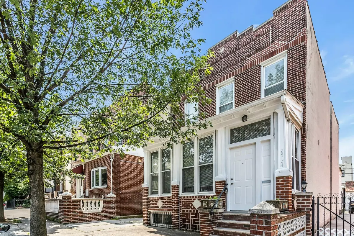 Astoria, NY 11103,25-34 42nd ST