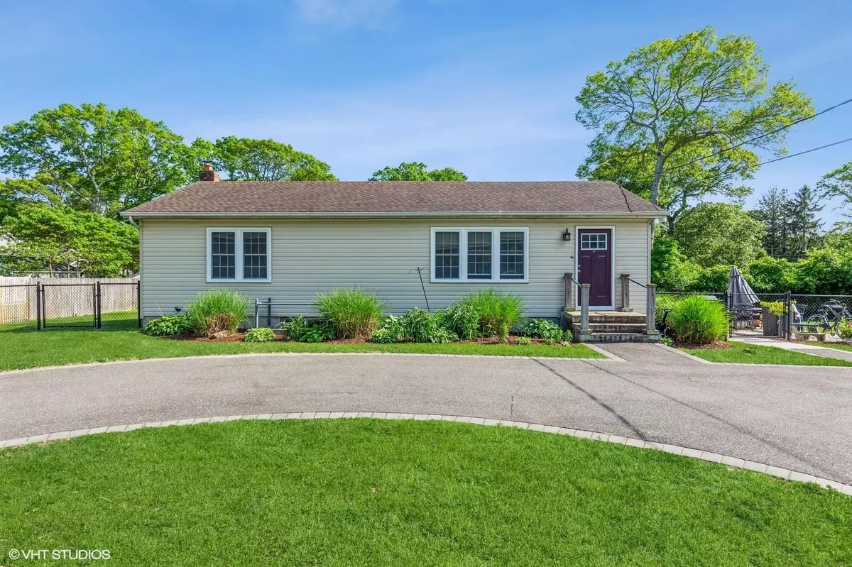 Ronkonkoma, NY 11779,260 Pawnee ST
