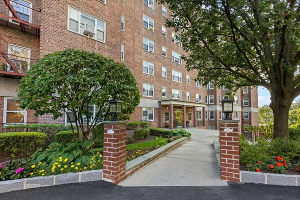 Mount Vernon, NY 10552,280 Collins AVE #6J