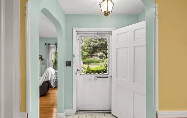 Rockville Centre, NY 11570,89 S Kensington AVE