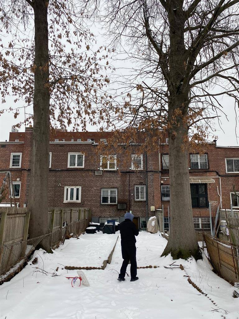Rego Park, NY 11374,6111 Alderton ST