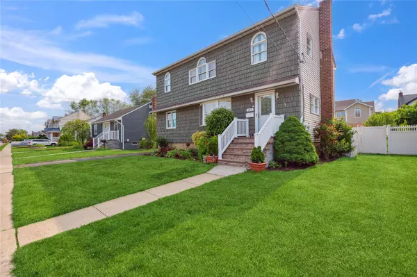 Massapequa Park, NY 11762,117 Ocean AVE